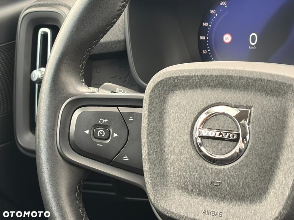 Volvo XC 40 B3 Ultra Dark - 12