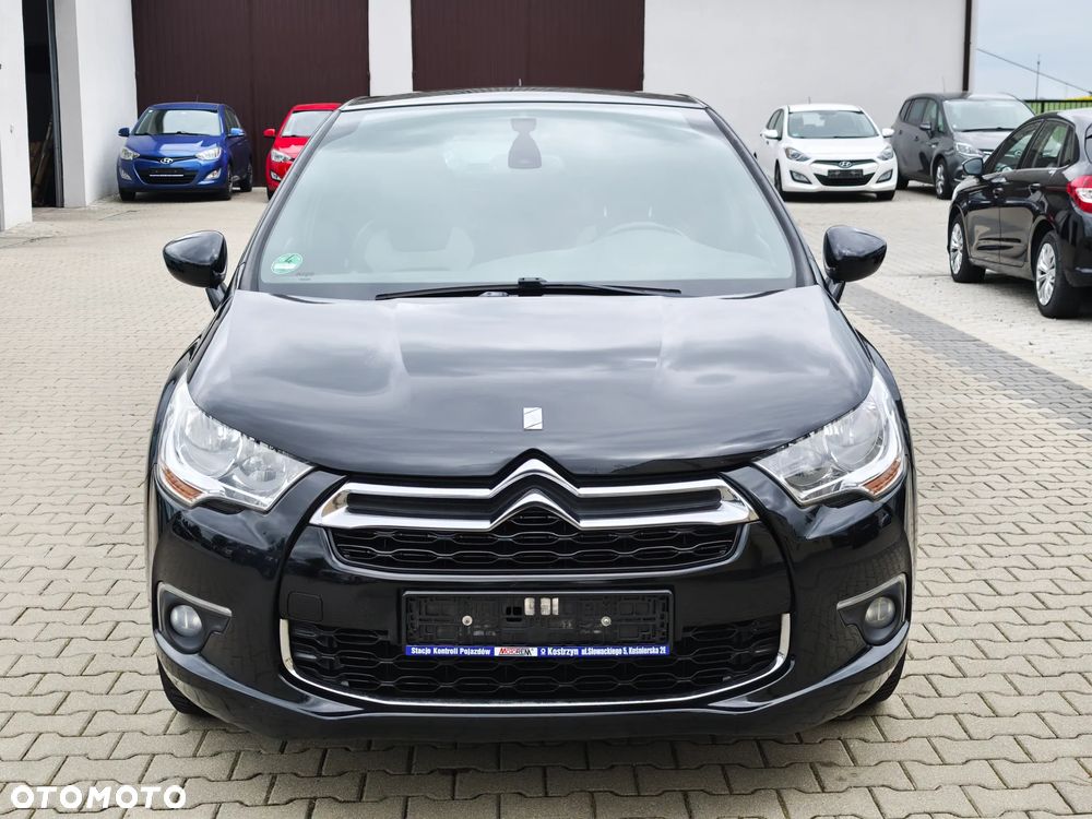 Citroën DS4 e-HDi 110 SoChic - 10