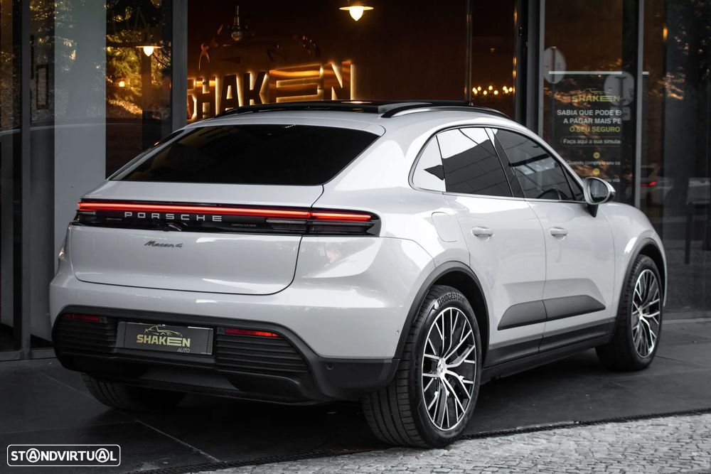 Porsche Macan Electric 4 - 7