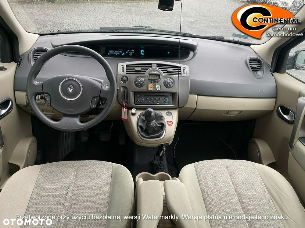 Renault Grand Scenic - 10
