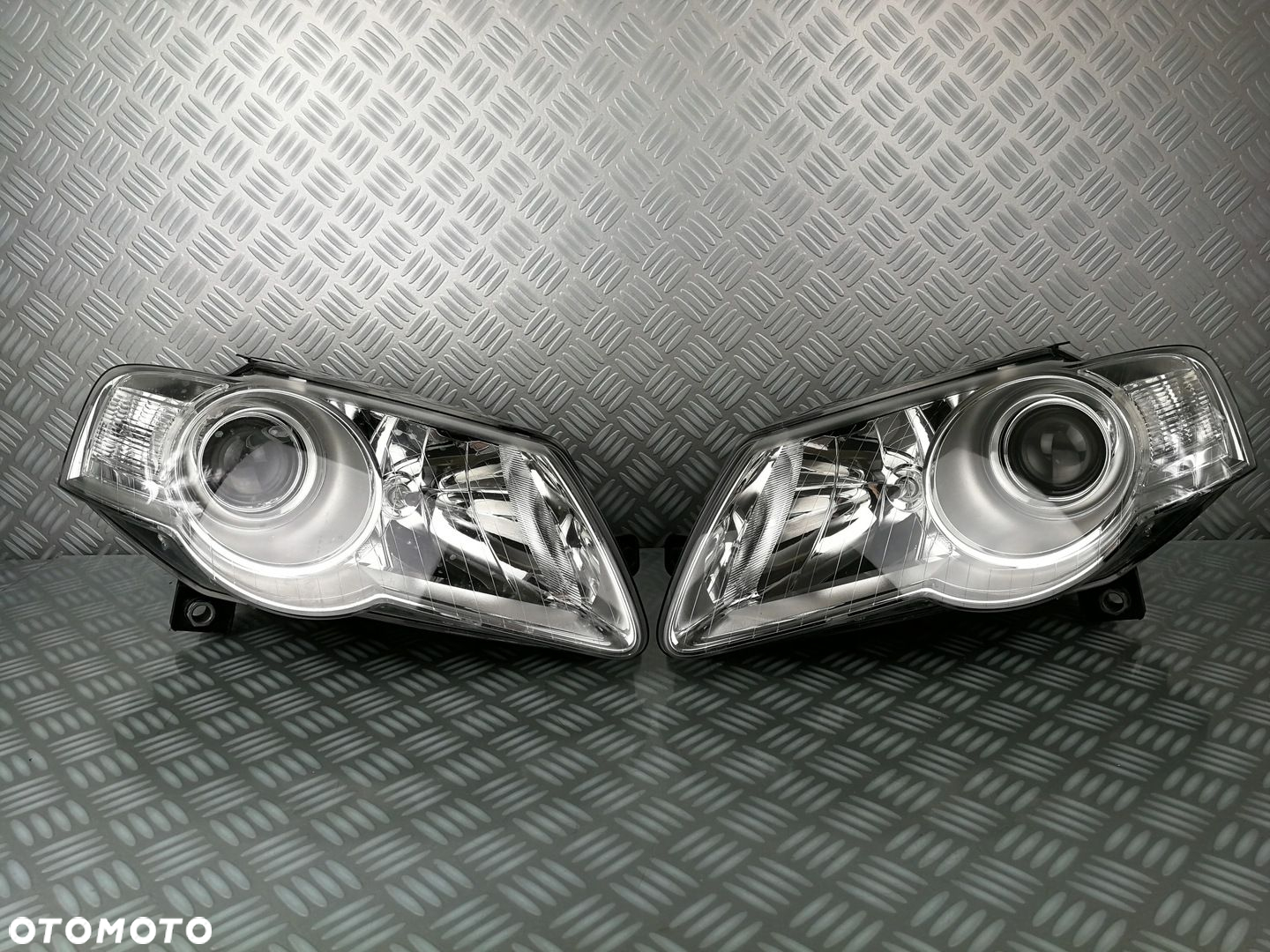 HELLA reflektor lampa lewa prawa przód przednia komplet VW PASSAT B6 05-10r - 2