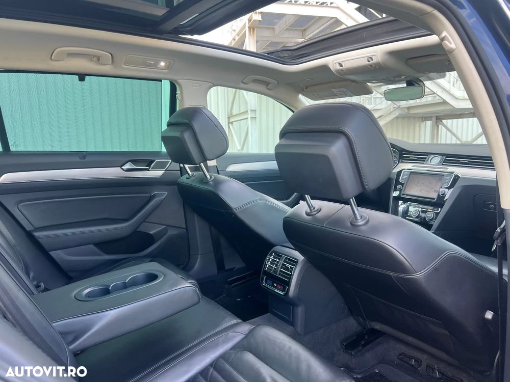 Volkswagen Passat Variant 1.6 TDI (BlueMotion Technology) DSG Comfortline - 24