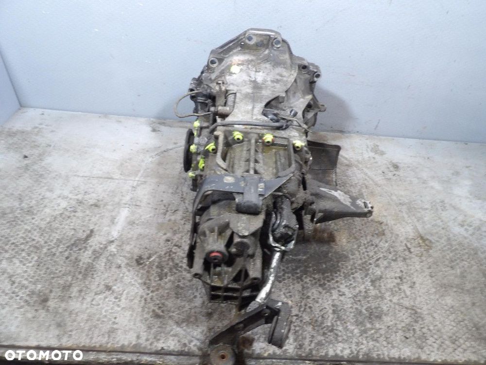 AUDI 100 2.3B SKRZYNIA BIEGÓW MANUALNA ATR - 4