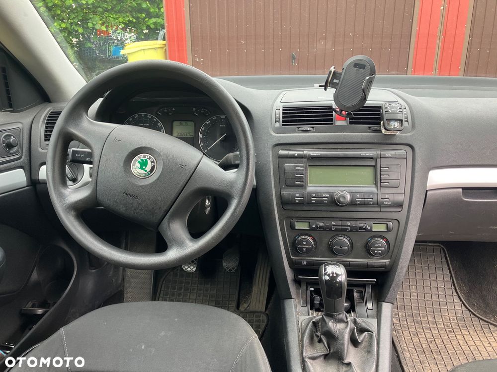 Skoda Octavia 1.6 Ambiente - 6