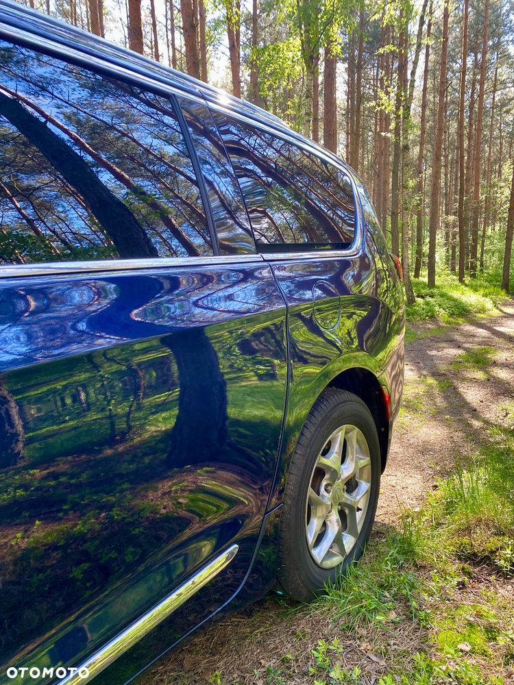 Chrysler Pacifica - 11