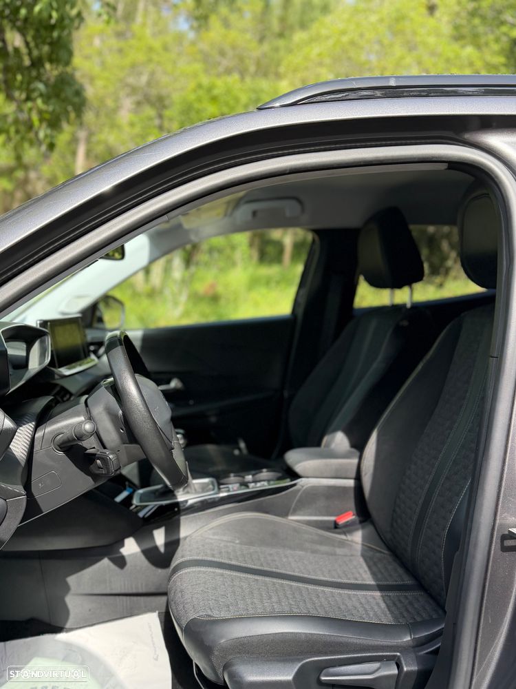 Peugeot 2008 1.2 PureTech Allure - 9
