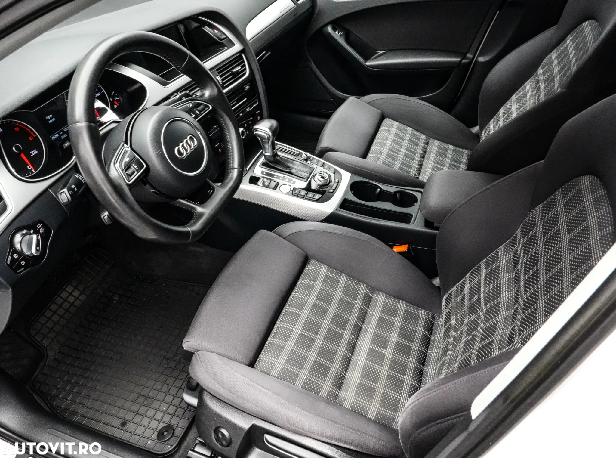 Audi A4 2.0 TDI quattro Stronic - 9