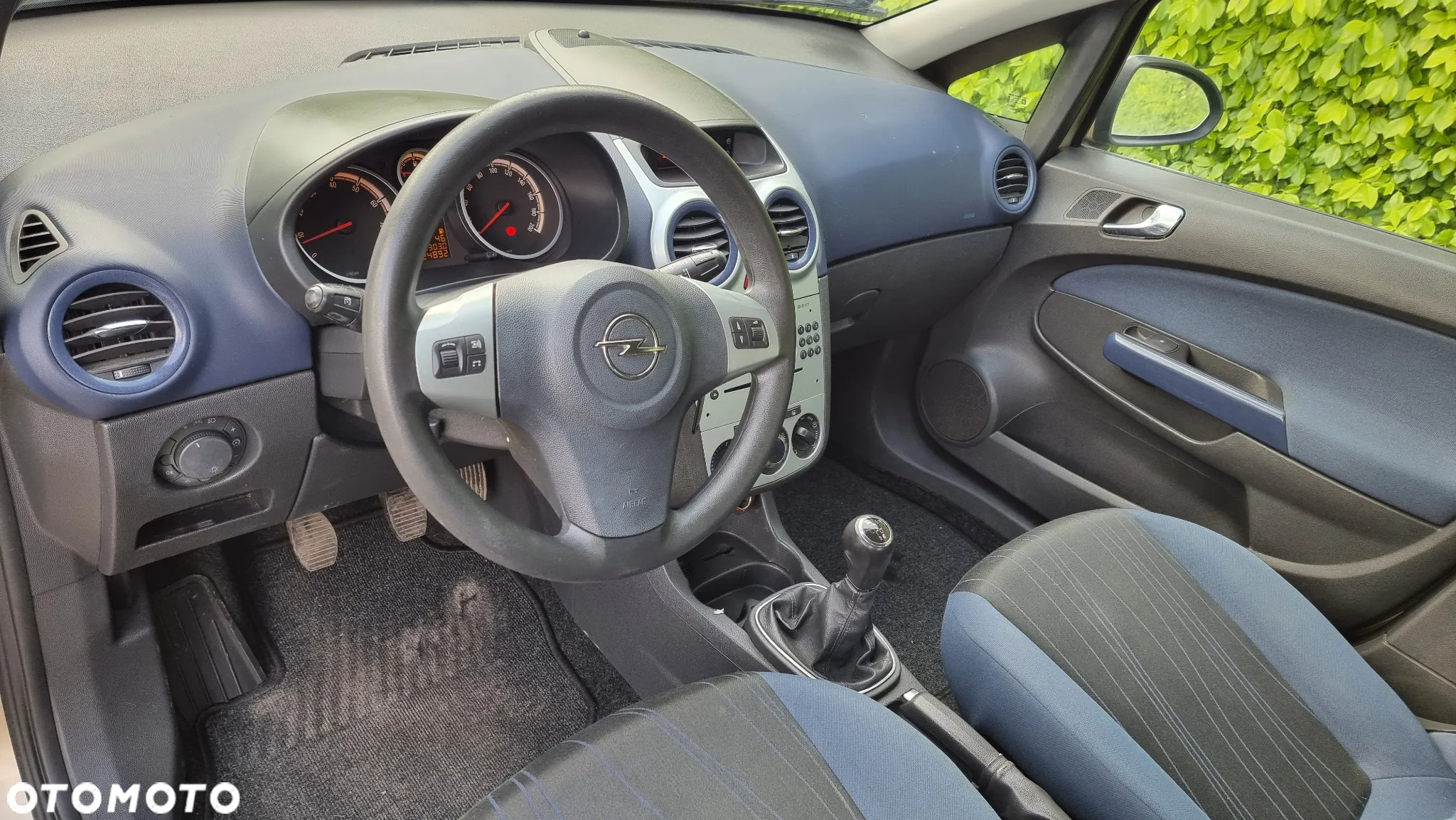 Opel Corsa 1.2 16V Cosmo - 10