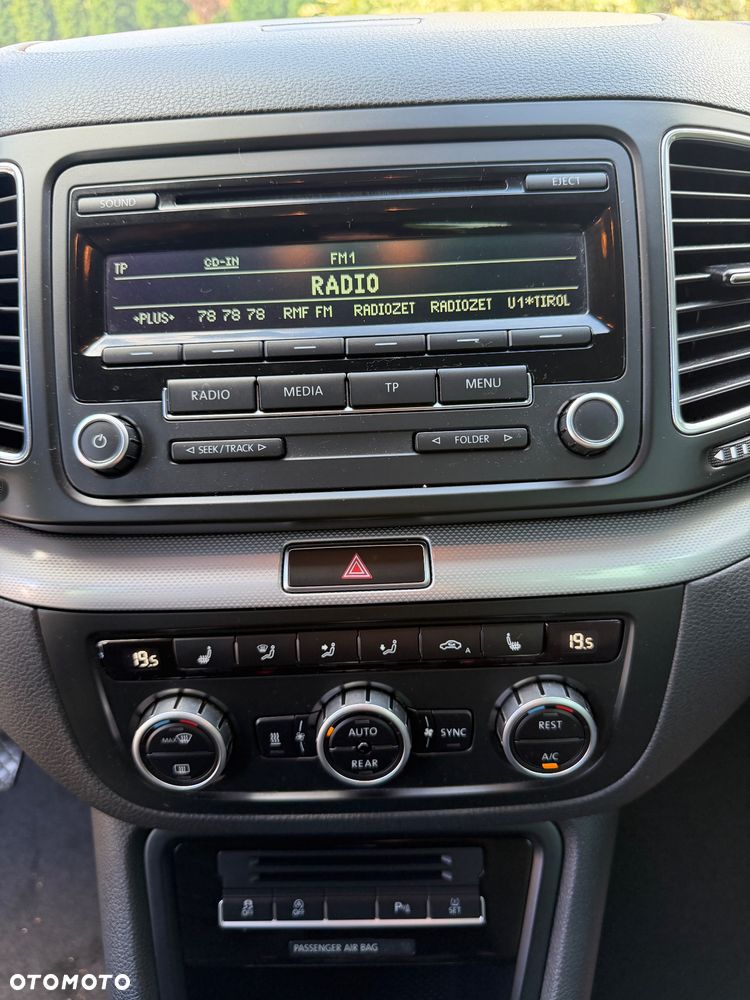 Volkswagen Sharan 2.0 TDI 4Motion BlueMotion Technology Comfortline - 17