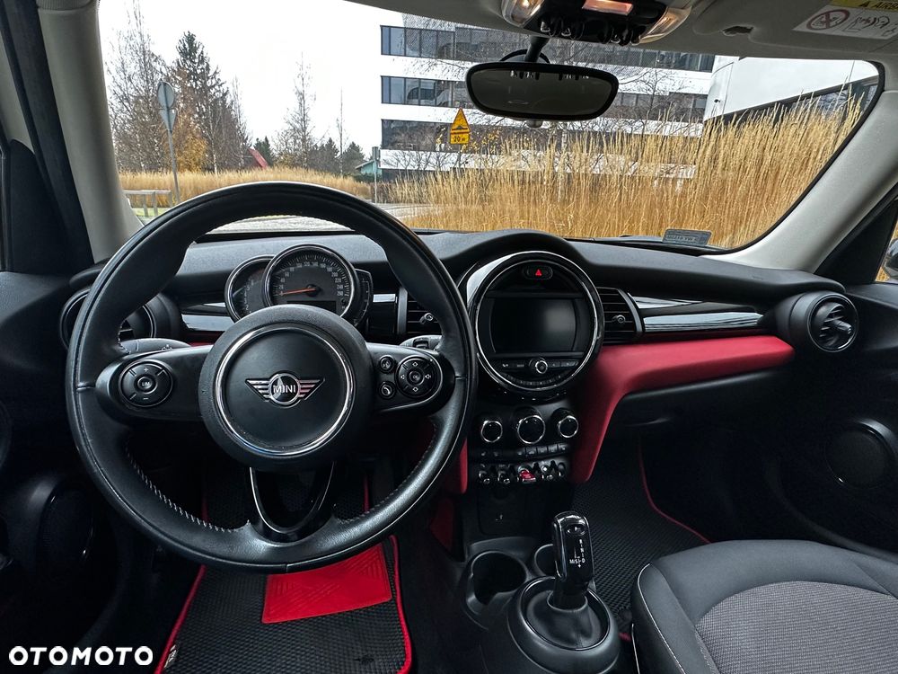 MINI Cooper Standard - 11