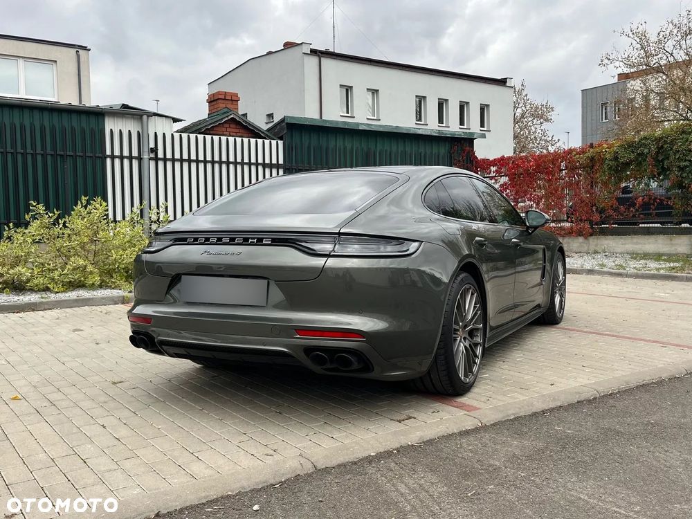 Porsche Panamera 4 Platinum Edition - 3