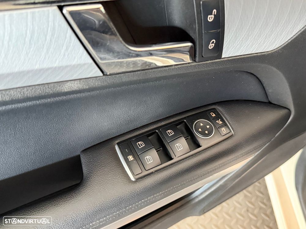 Mercedes-Benz E 220 CDi Avantgarde BlueEfficiency - 15