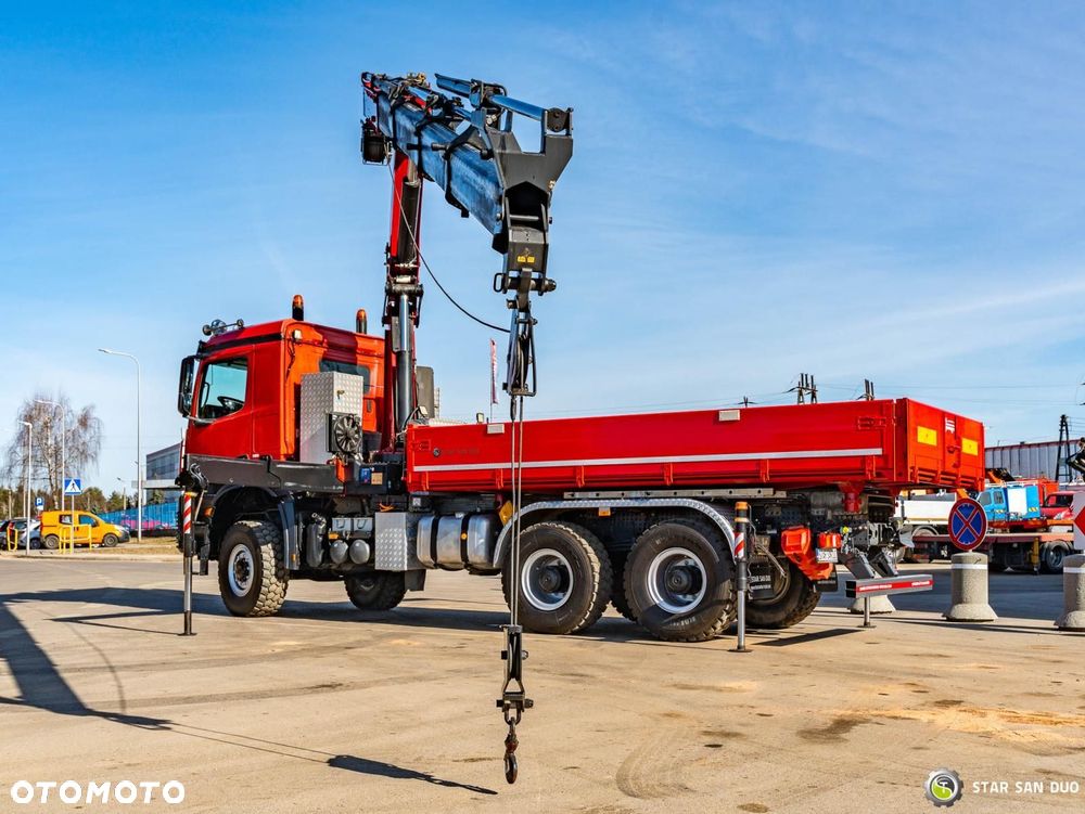 Mercedes-Benz AROCS 3345 6x6 HMF 3220 K hds Żuraw wywrotka - 6