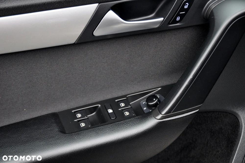 Volkswagen Passat Variant 1.6 TDI BlueMotion - 37