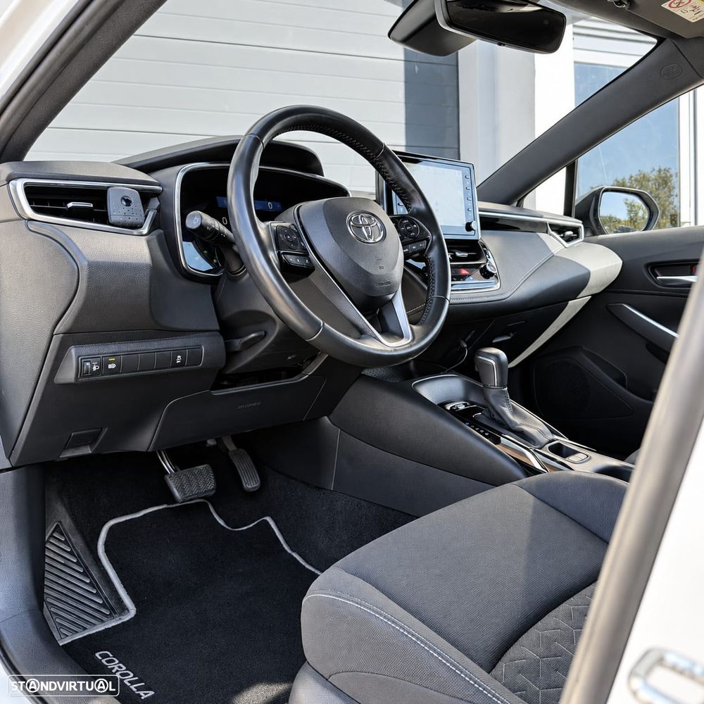 Toyota Corolla Touring Sports 1.8 Hybrid Comfort+P.Sport - 12