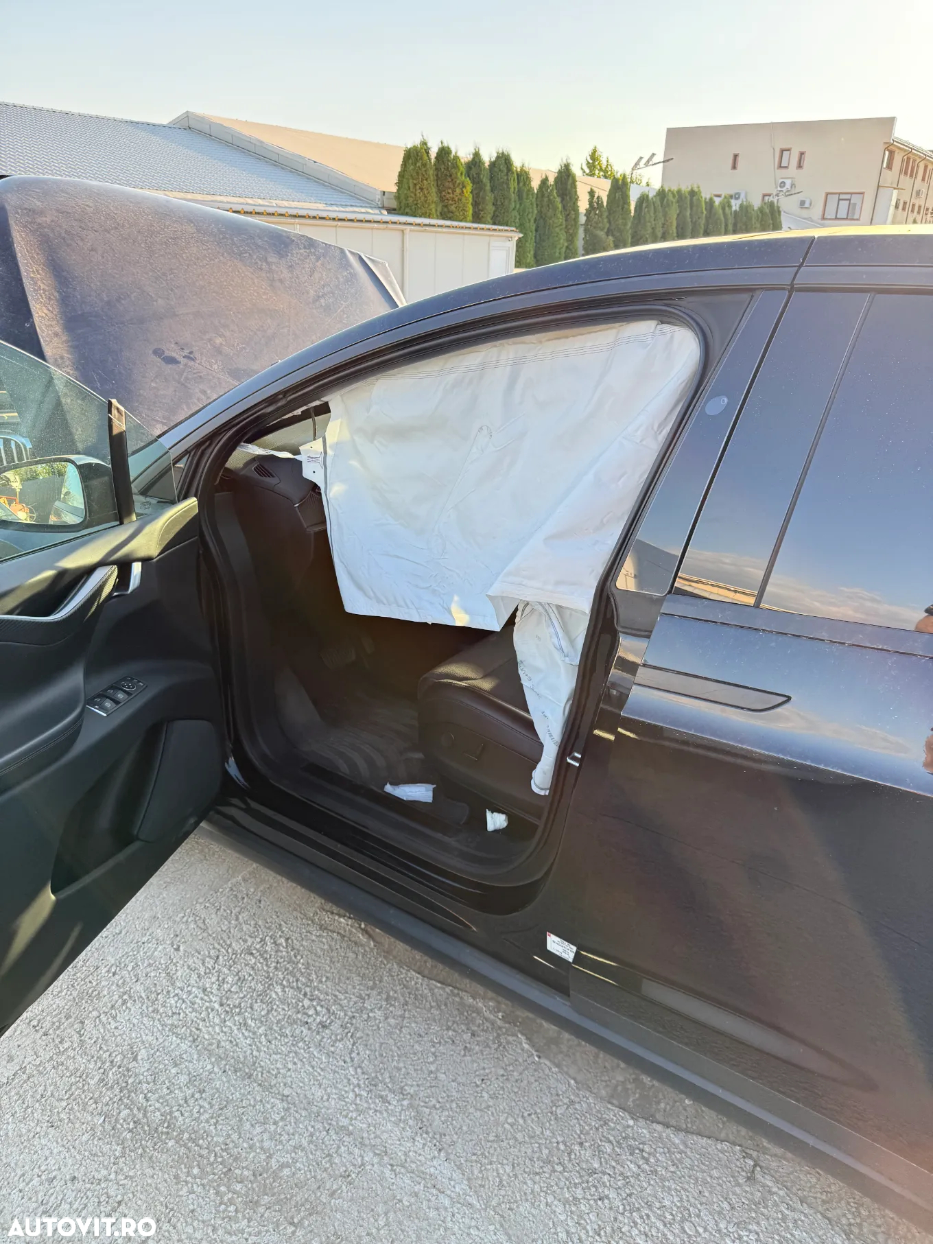 Tesla Model X - 15