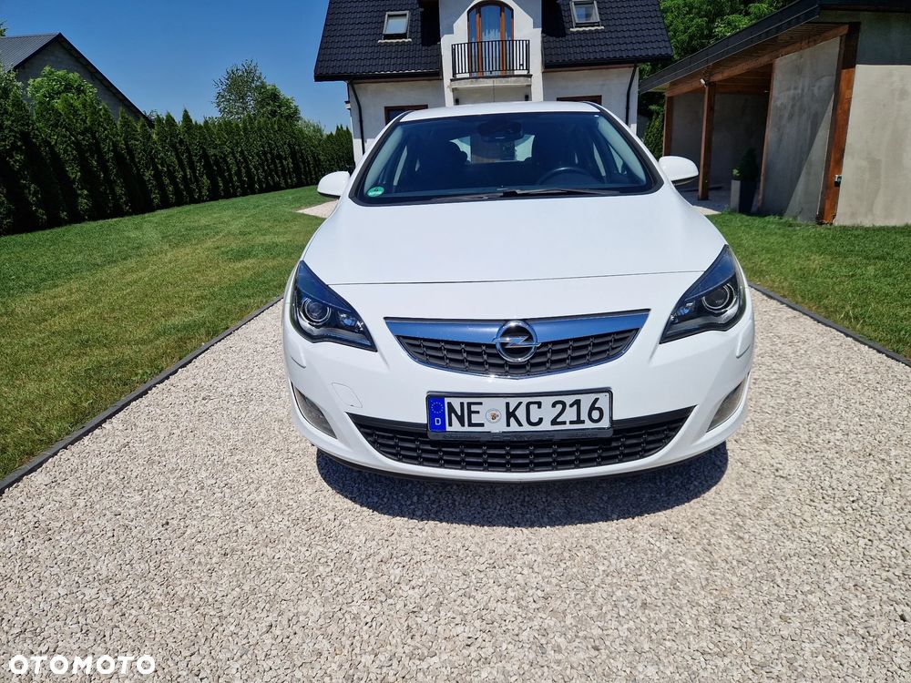 Opel Astra 1.6 Turbo - 11