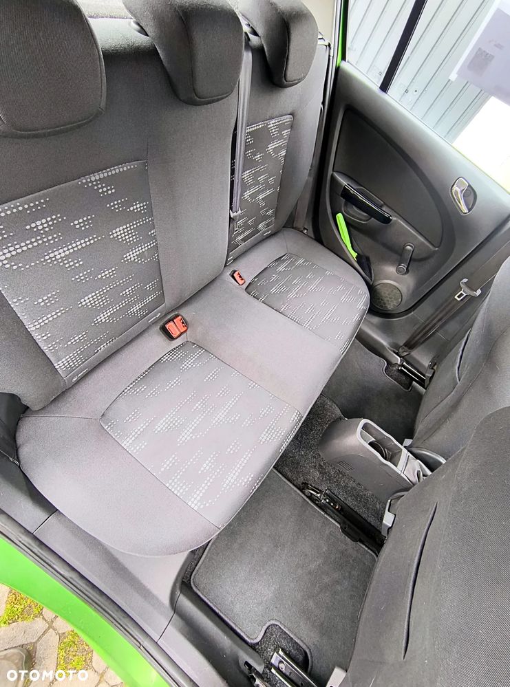 Opel Corsa 1.4 16V Color Edition - 10