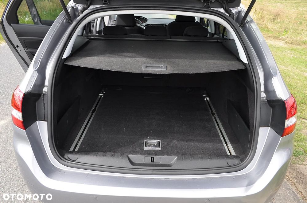 Peugeot 308 1.6 BlueHDi Allure S&S - 14