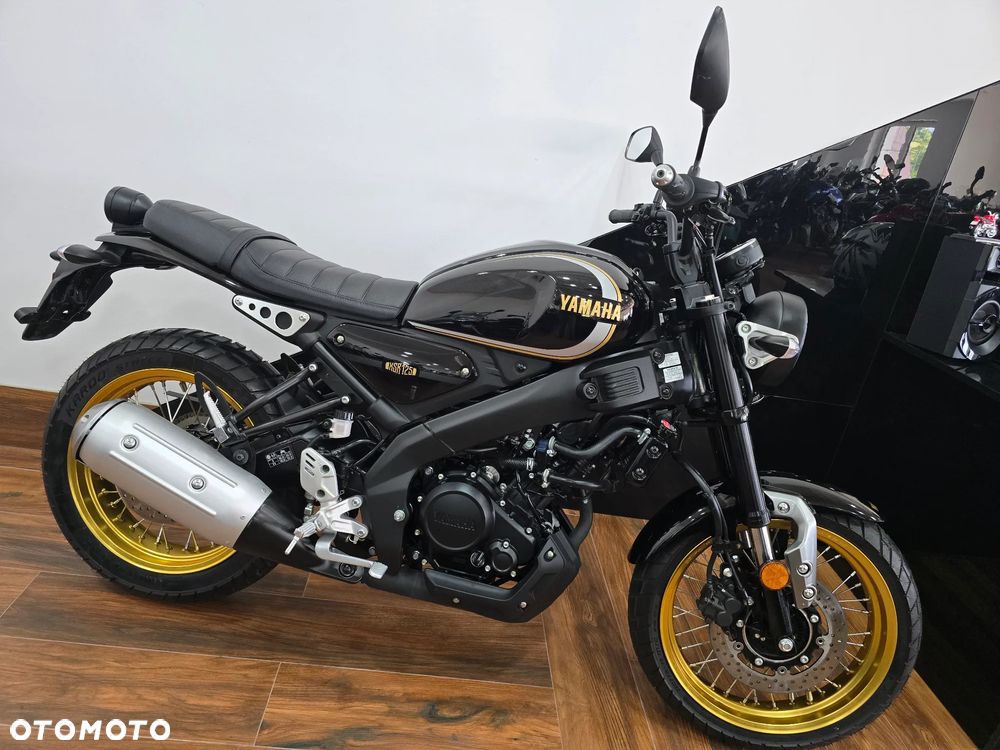 Yamaha XSR - 24