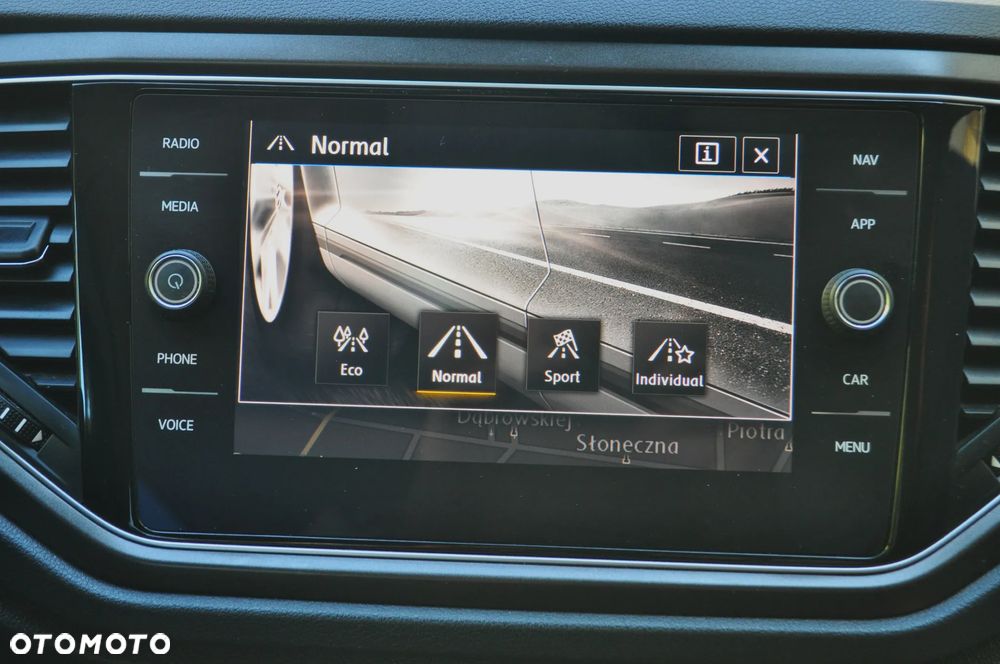 Volkswagen T-Roc 2.0 TDI SCR 4MOTION IQ.DRIVE - 23