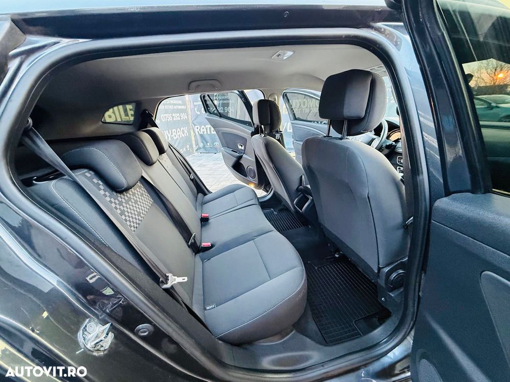 Renault Megane dCi 110 FAP EDC Paris - 8