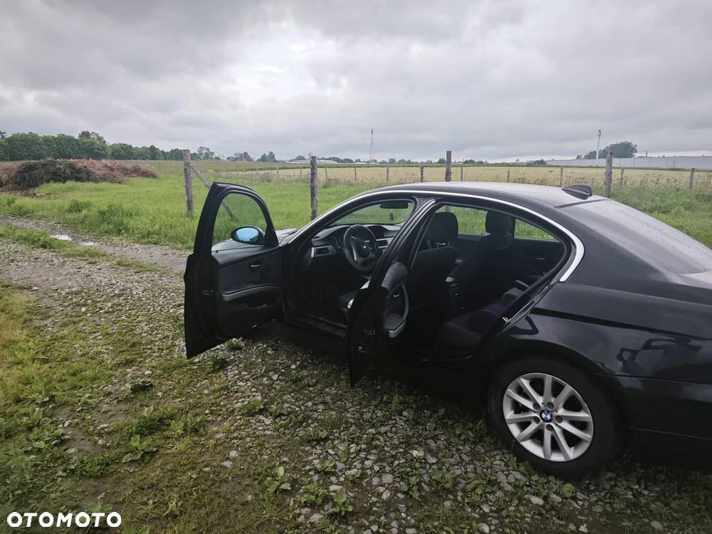 BMW Seria 3 318i - 9