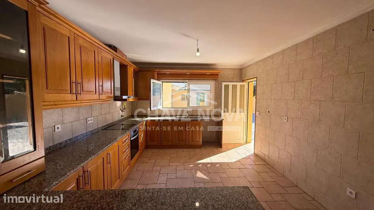 FN - Moradia térrea de 4 frentes | T3 com suite | Terreno de 722 m - Grande imagem: 5/14
