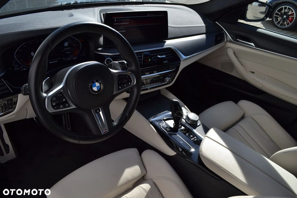 BMW Seria 5 530d xDrive mHEV M Sport sport - 10