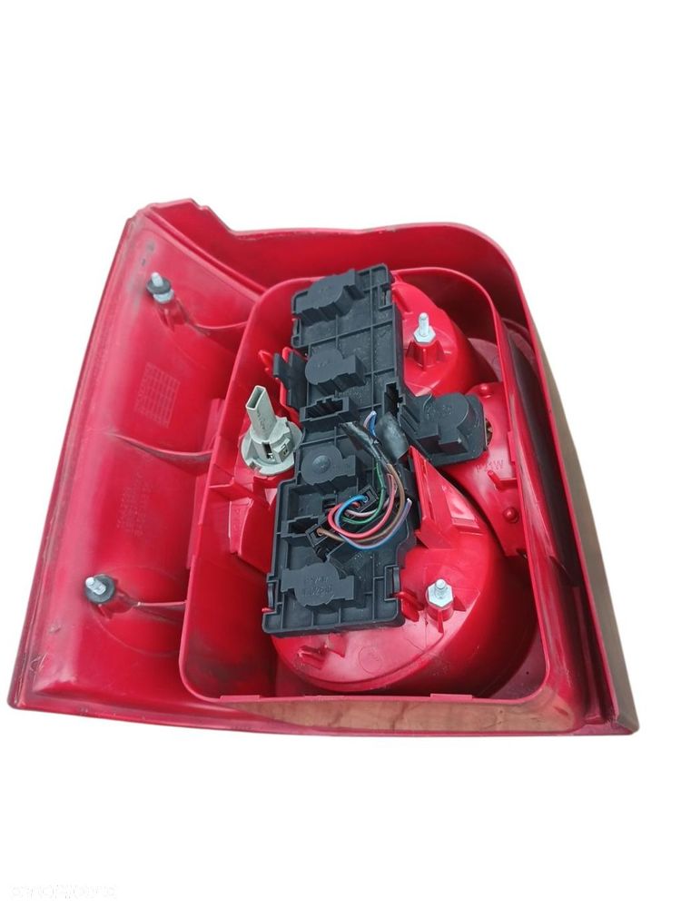 LAMPA PRAWA TYLNA TYŁ VW PASSAT B5 LIFT 11-A209B PASSAT B5 - 3