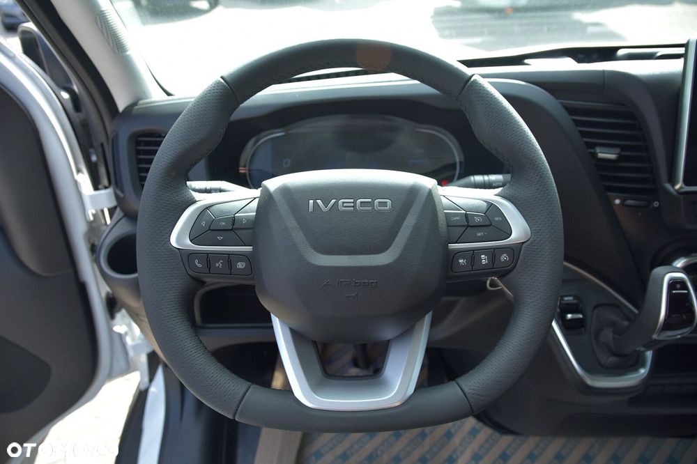 Iveco Daily Furgon Brygadówka | 35S18HA8V | Automat AT8 | Zabudowa 7 os - 10
