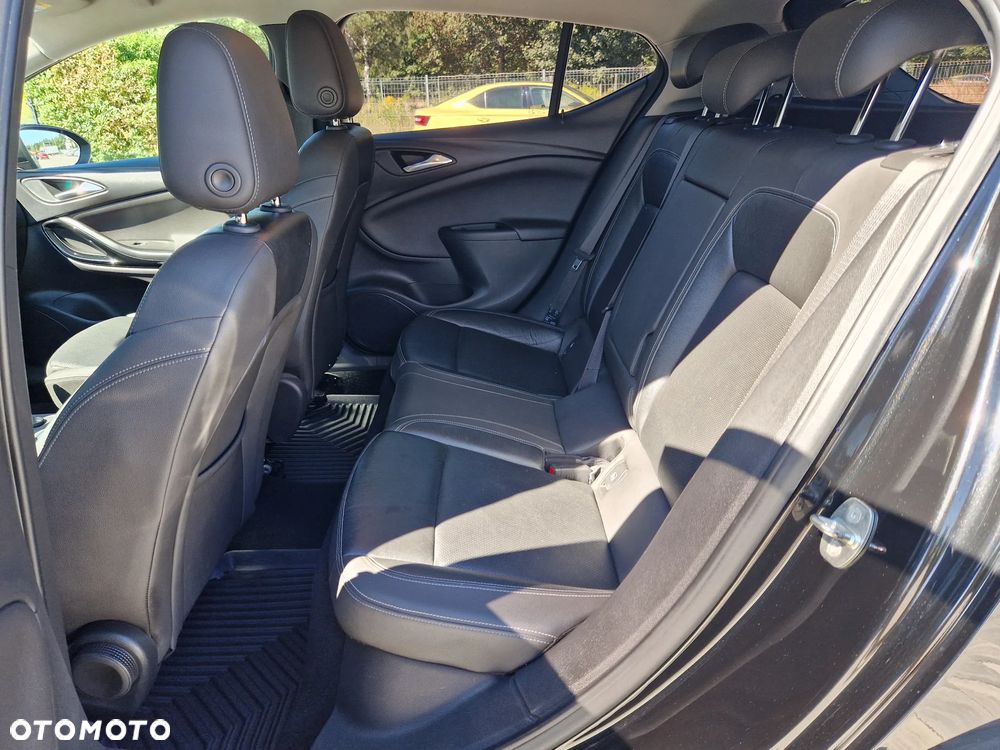 Opel Astra 1.6 CDTI Essentia S&S - 14