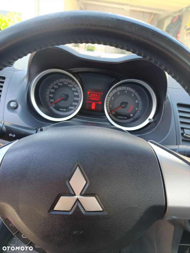 Mitsubishi Lancer 1.5 Invite - 9