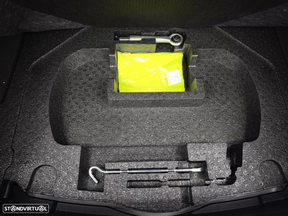 Mazda 3 Hatchback 1.5 Sky-D Excellence Navi - 15