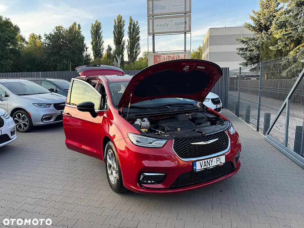 Chrysler Pacifica - 17