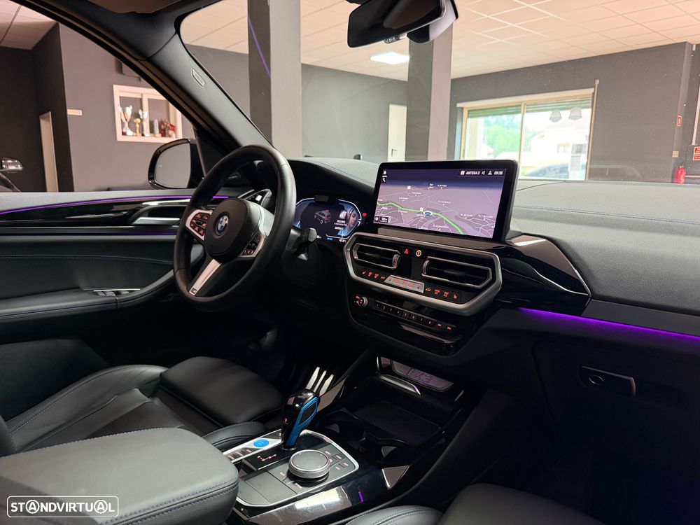 BMW iX3 M Sport Impressive - 19