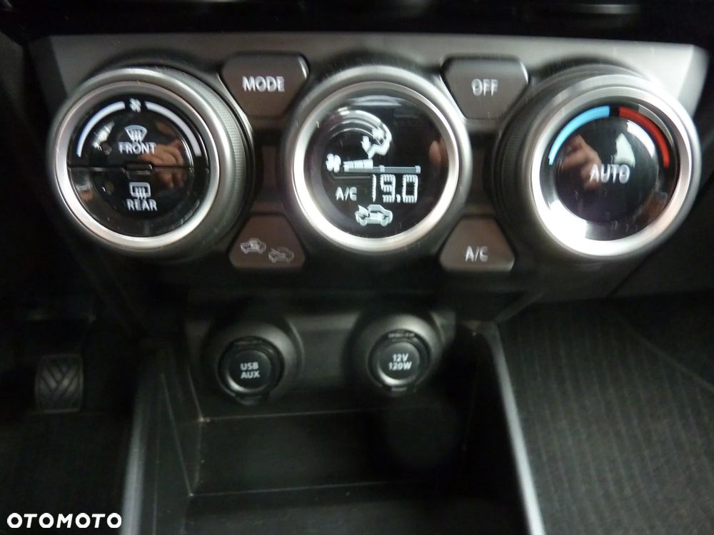 Suzuki Swift 1.2 Dualjet SHVS Premium Plus - 28