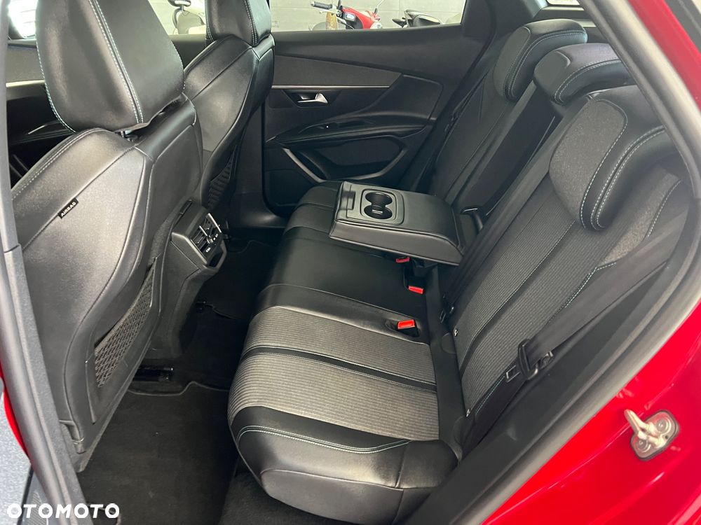 Peugeot 3008 1.2 PureTech Active S&S EAT8 - 19