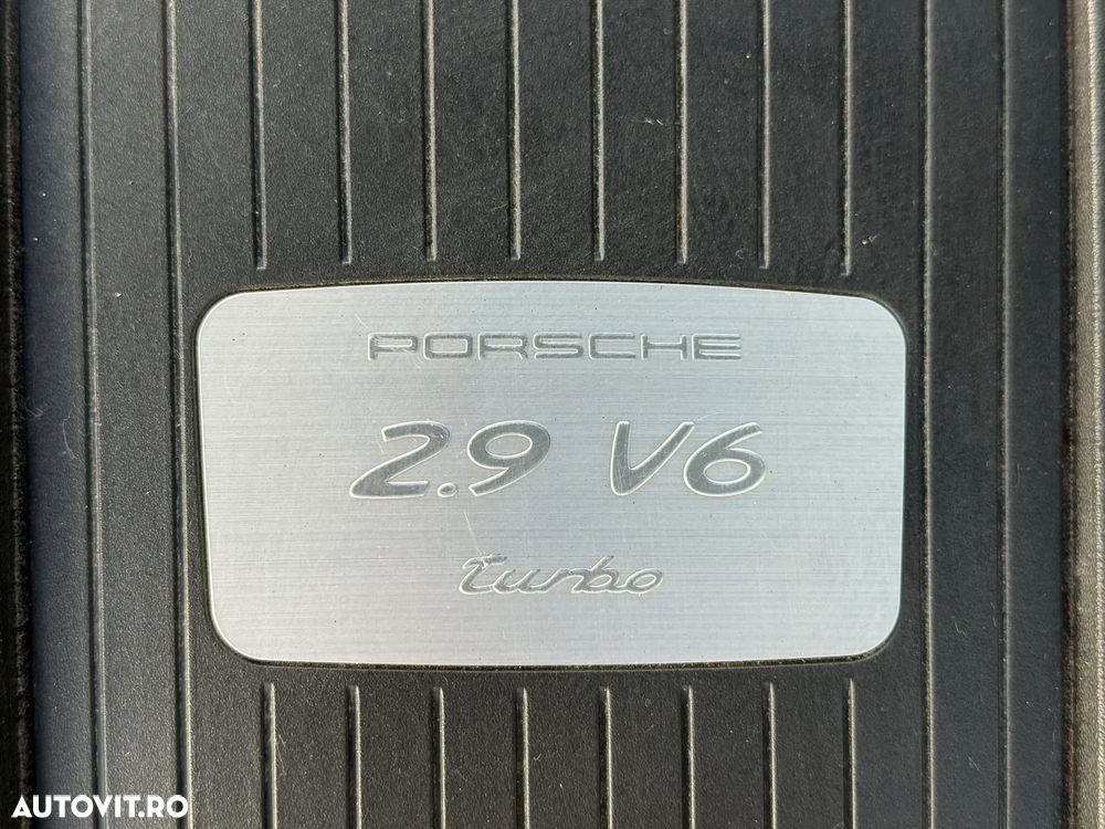 Porsche Macan Turbo PDK - 19