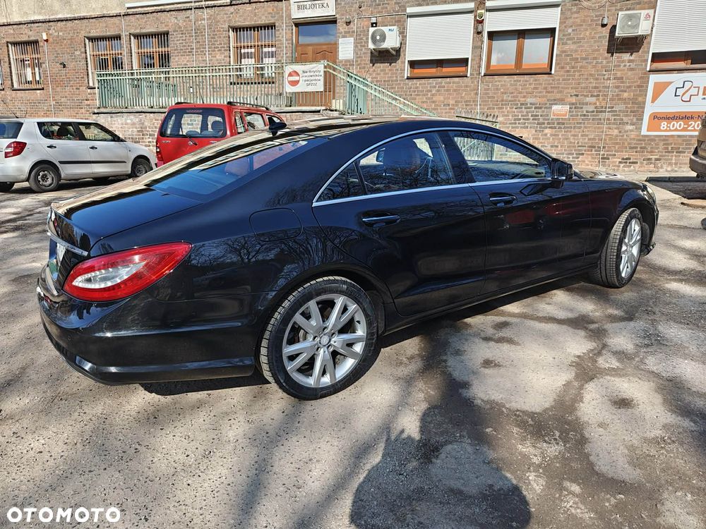Mercedes-Benz CLS 500 4-Matic BlueEff - 25