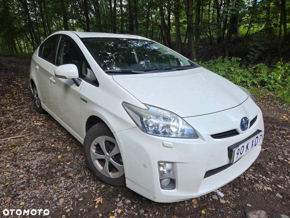 Toyota Prius (Hybrid) Executive - 2
