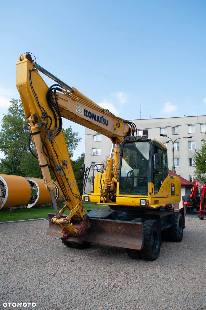 Komatsu PW 220 - 7E0 - 6