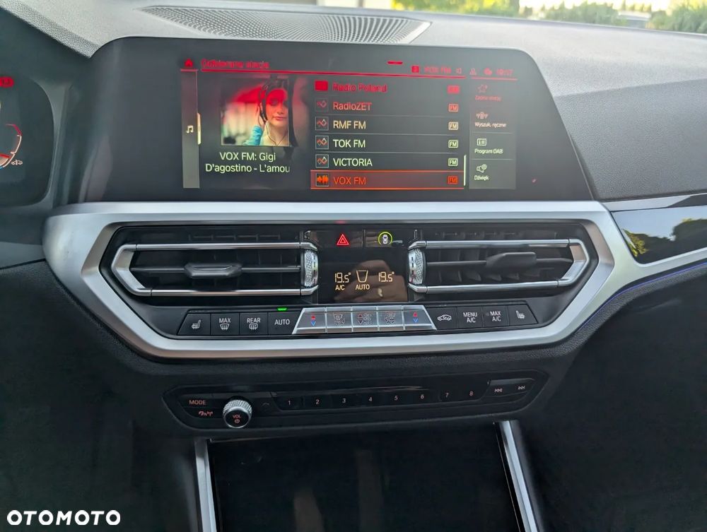 BMW Seria 3 320d Sport Line - 13