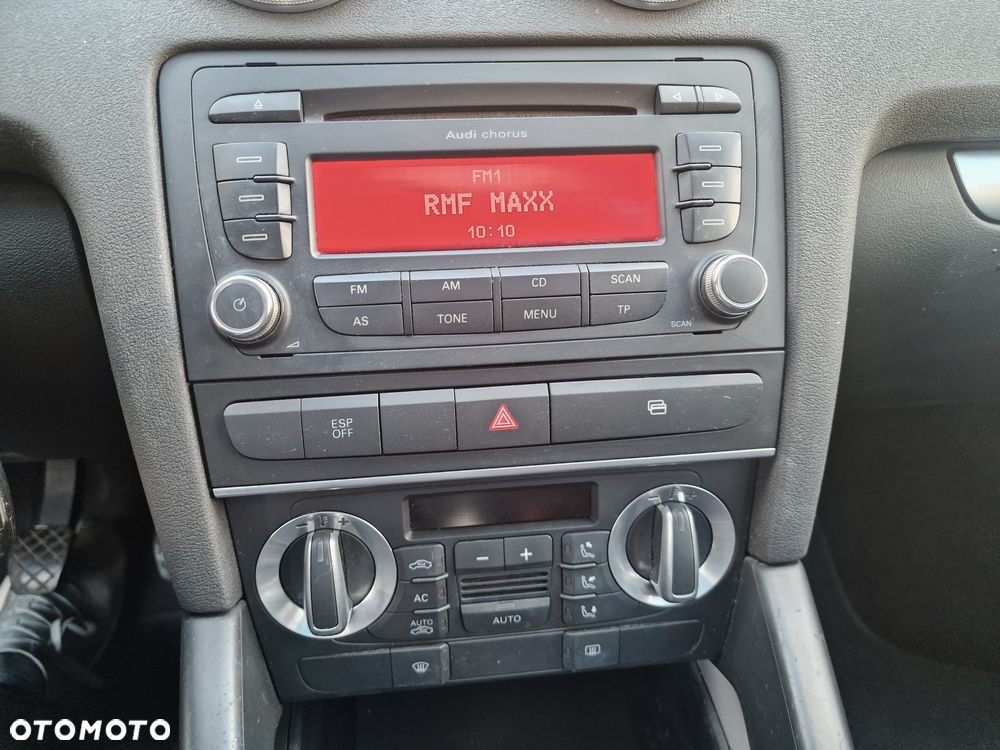 Audi A3 Sportback 1.6 Ambiente - 32