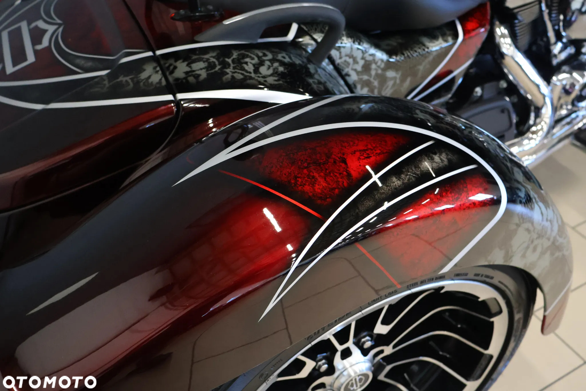 Harley-Davidson Touring Road Glide - 11