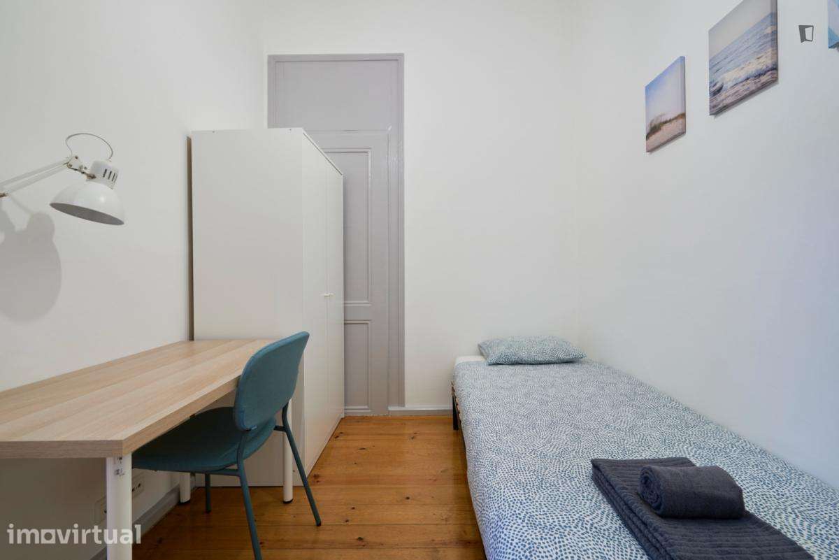 Quarto - localizado em Penha Lisbon - Grande imagem: 3/37