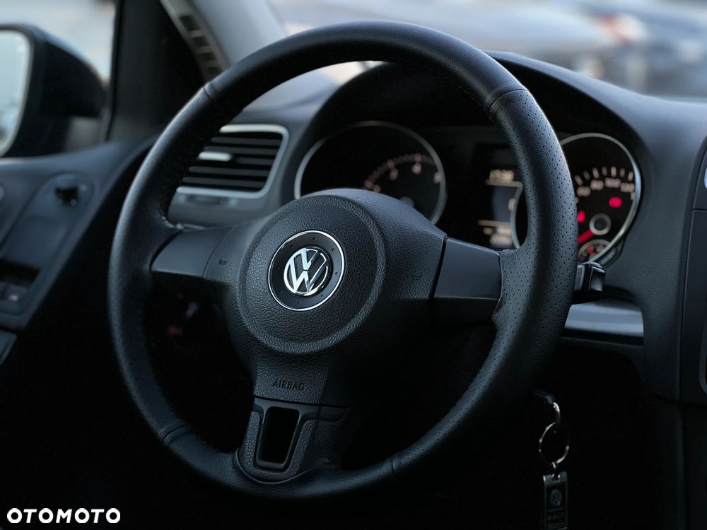 Volkswagen Golf - 21