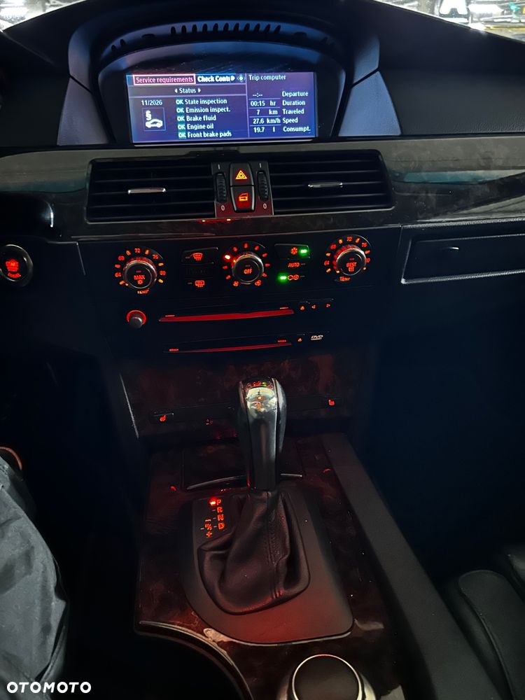 BMW Seria 5 550i Sport-Aut Edition Exclusive - 27