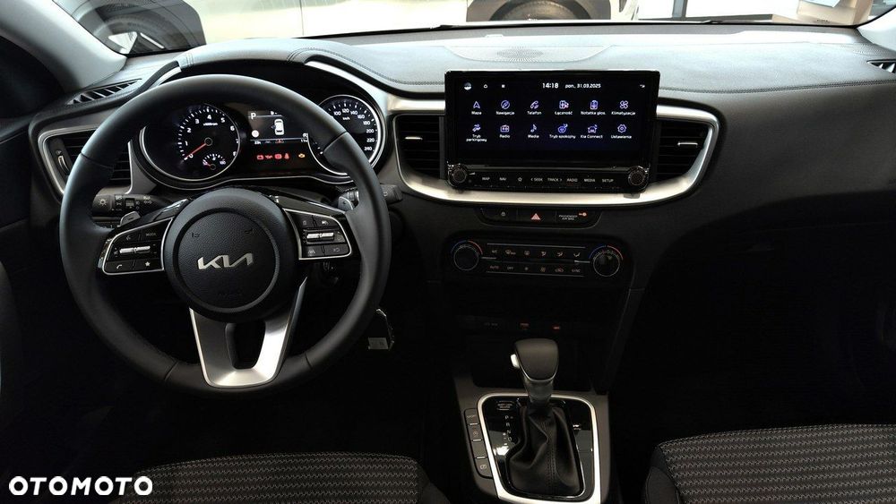 Kia Ceed - 12