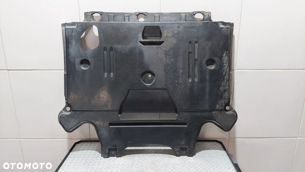OSŁONA POD SKRZYNIE AUDI A4 B8 R2009 NR 8K1863822J - 1